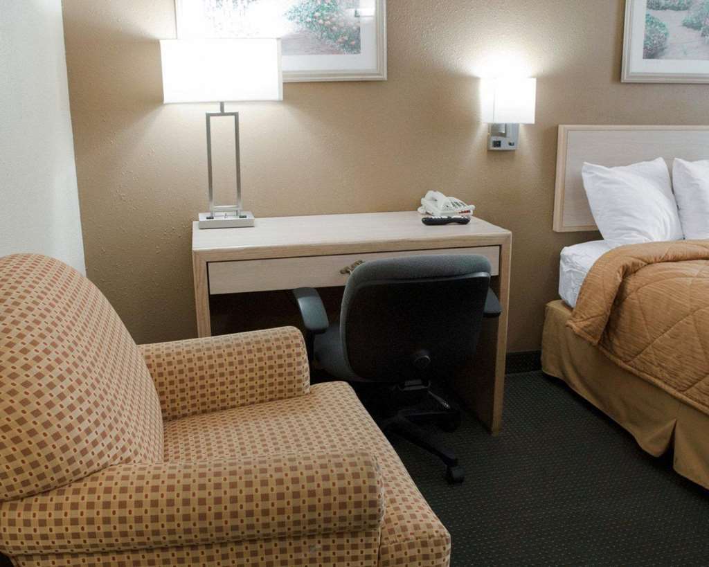 Quality Inn Near Six Flags St. Louis Pacific Habitación foto