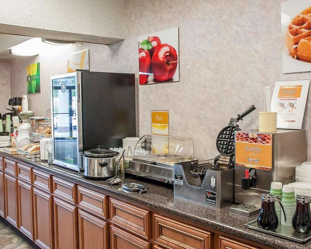 Quality Inn Near Six Flags St. Louis Pacific Restaurante foto